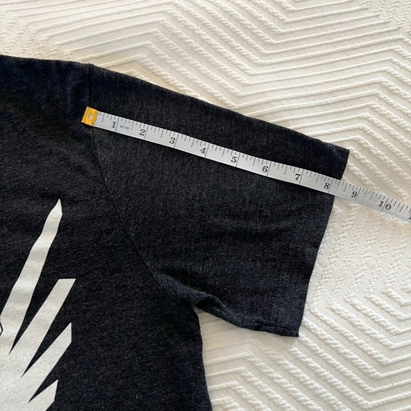 Maverick By Paul Logan Women's Gray T-Shirt Graphic Art White Bird Image Sz S - Picture 7 of 9